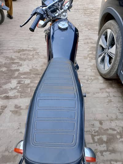 I AM SELLING MY HONDA 125 2022/22 MODEL