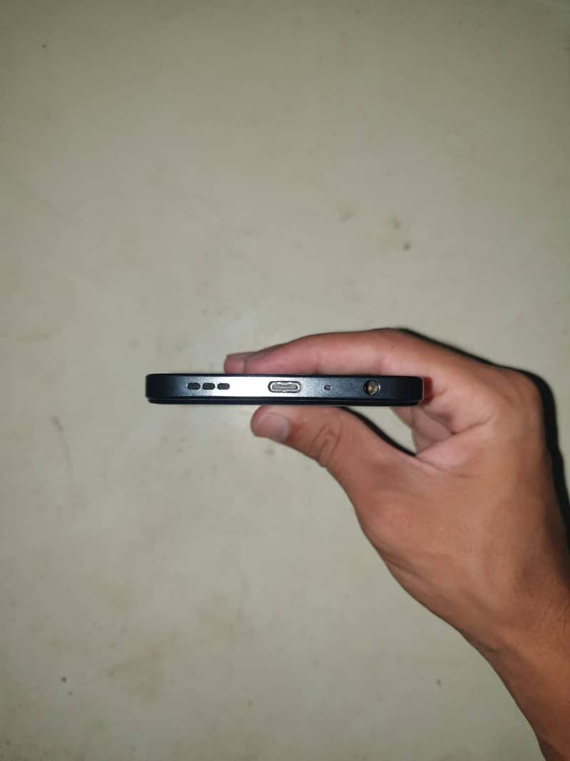 One Plus N300 6
