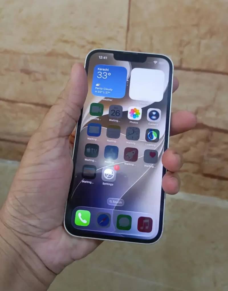 Apple iPhone 13 6