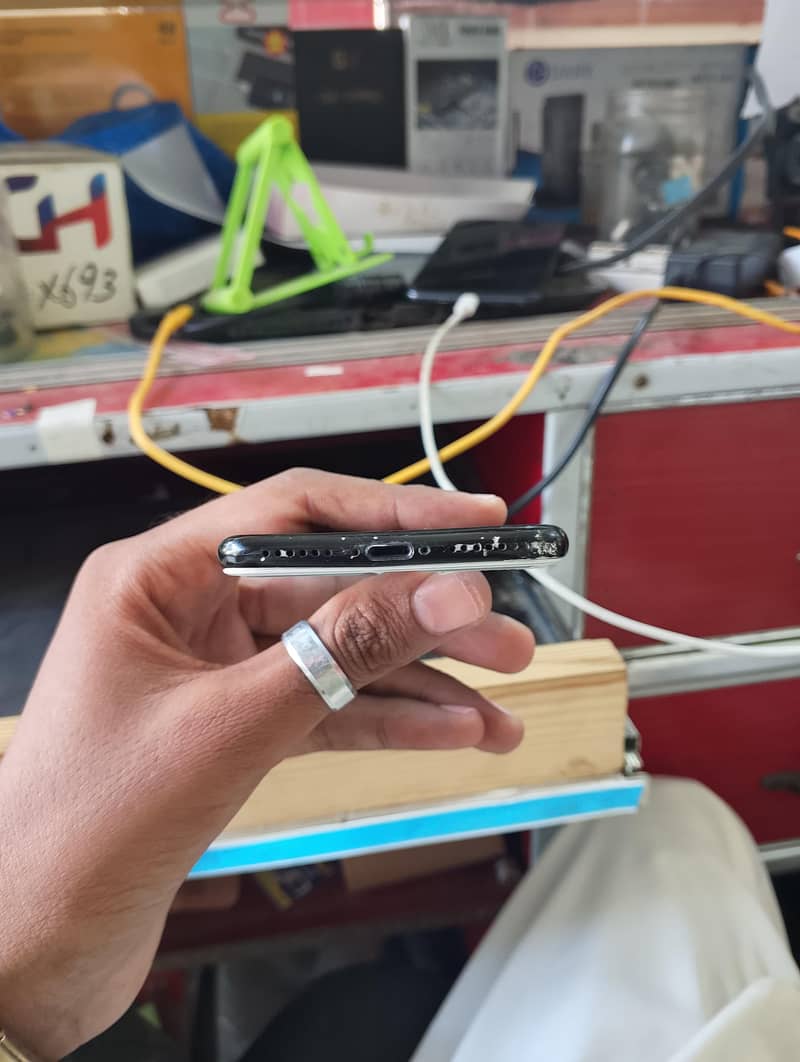 Apple iPhone 7 0