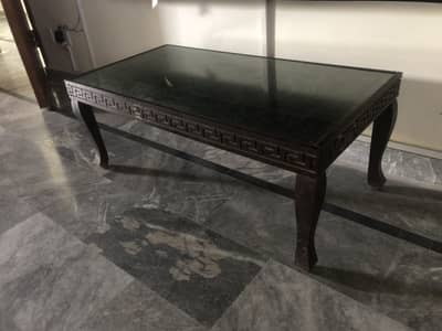 Center table  good condition for sale located 25 Area