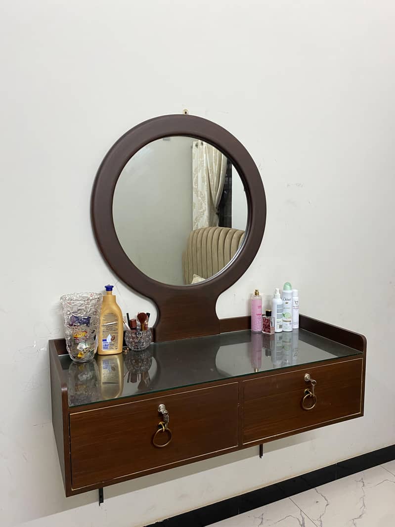 Dressing Table 0