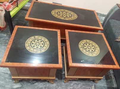 coffee table with side tables