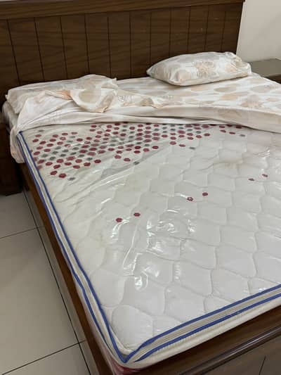 2 King Size Beds with Side Tables & Master Multiform Mattresses