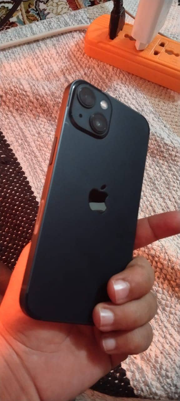 Apple iPhone 13 2