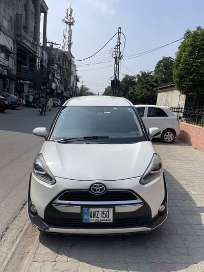 Toyota Sienta 2016