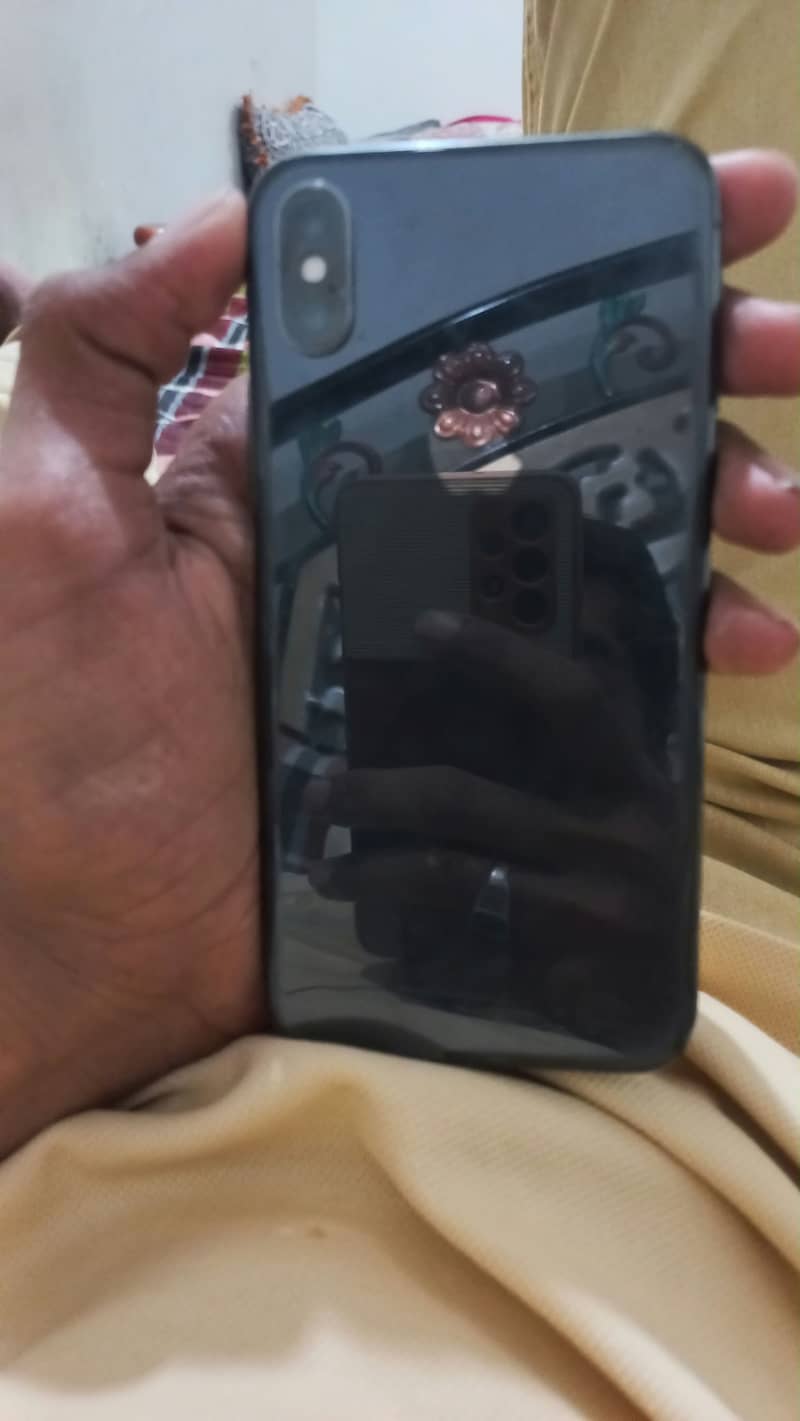 Apple iPhone X 3