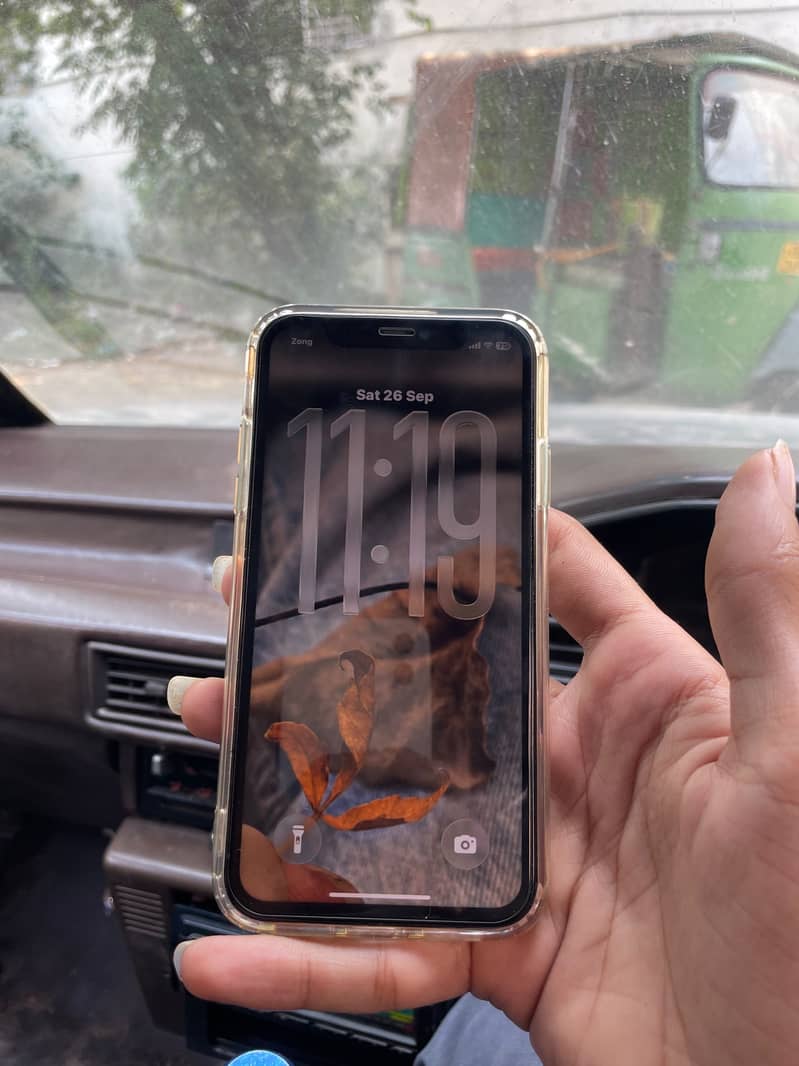 Apple iPhone 11 7