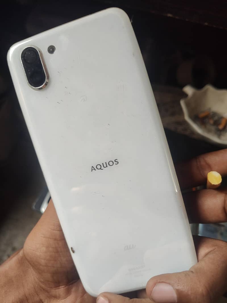 Sharp Aquos R2 1
