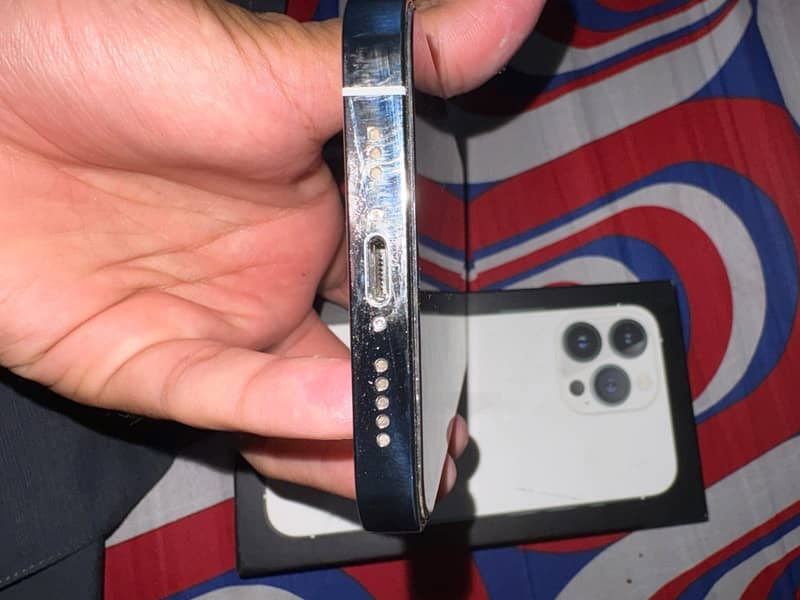 Apple iPhone 13 Pro 1