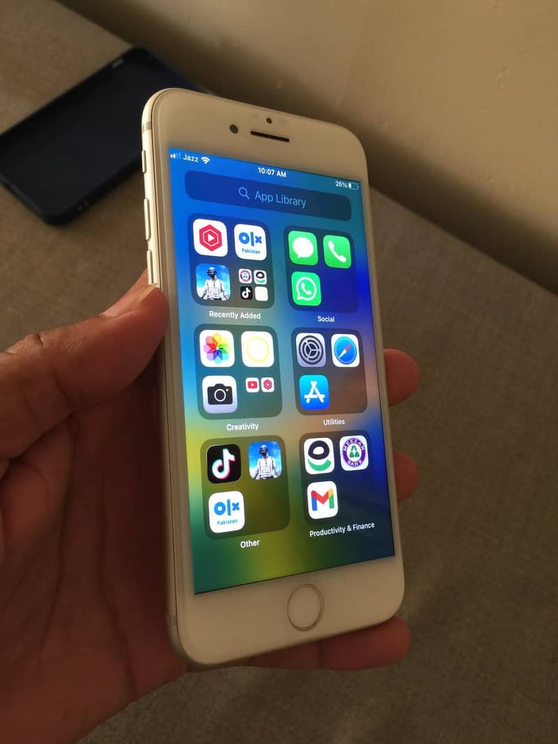 iPhone 8 0