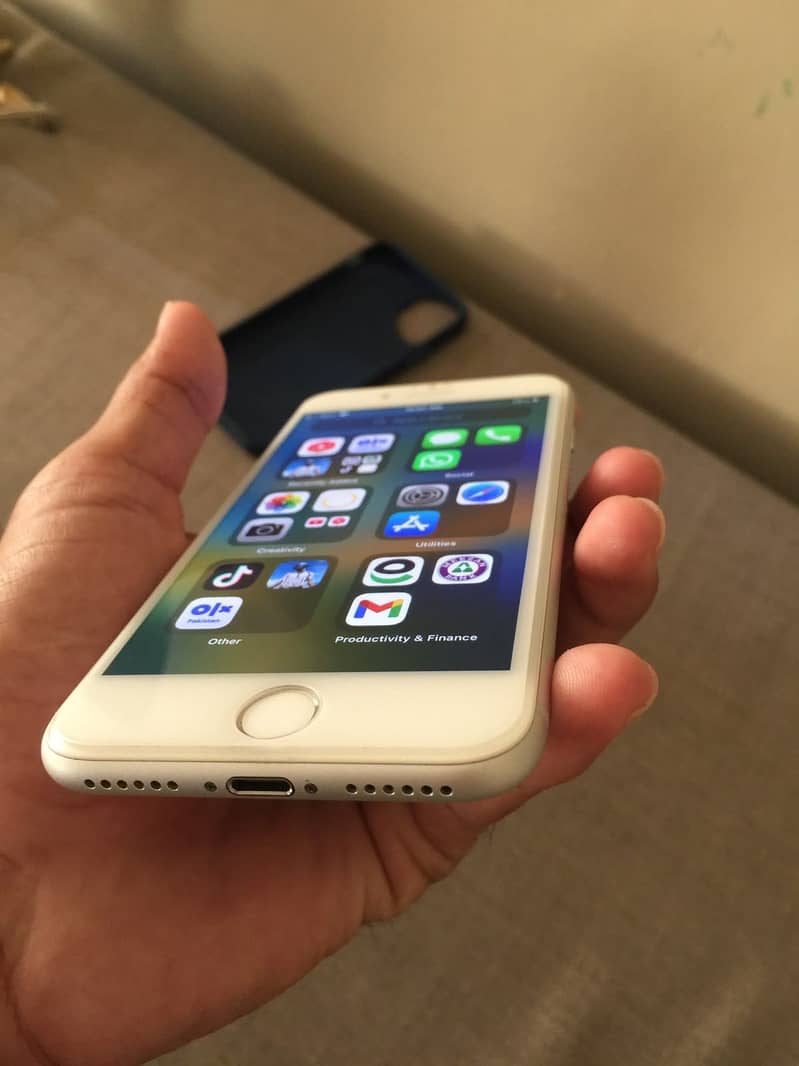 iPhone 8 2