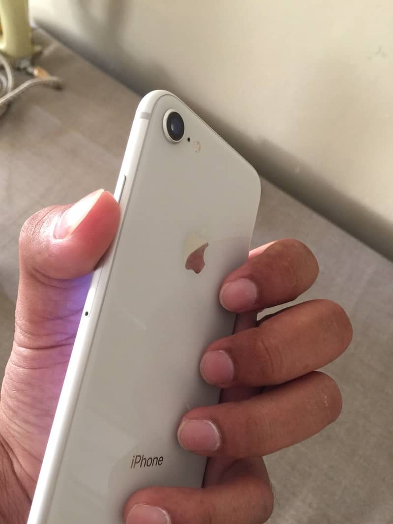 iPhone 8 6
