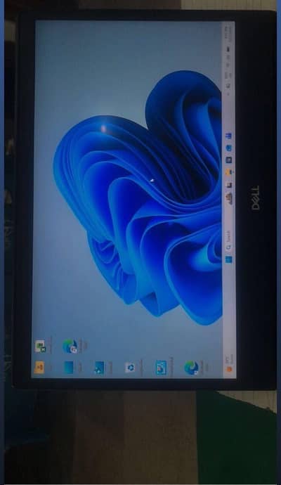 Dell Core i5 8th Gen 8265U - 8GB RAM -128GB SSD -slim and fast laptop