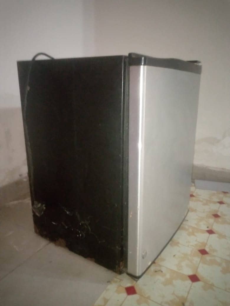 Refrigerator 3