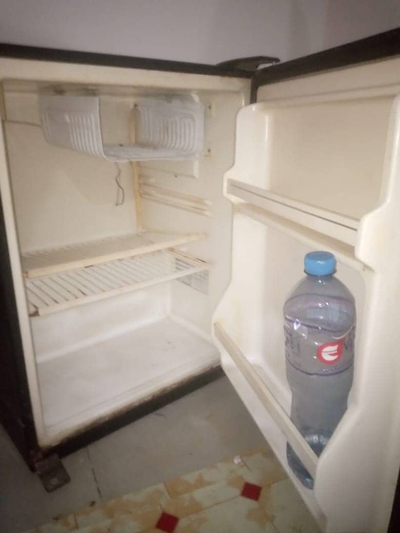 Refrigerator 4