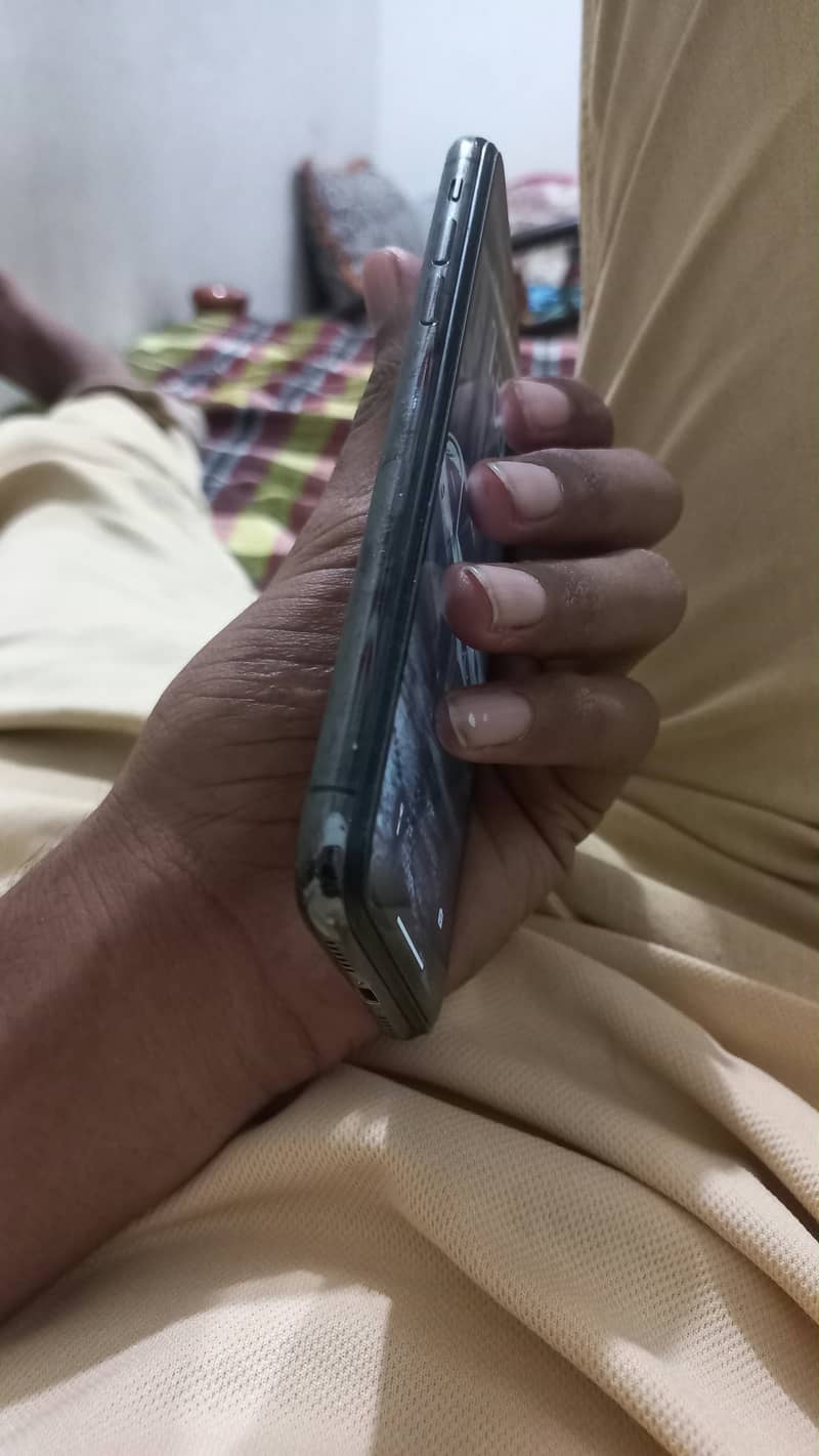 Apple iPhone X 1