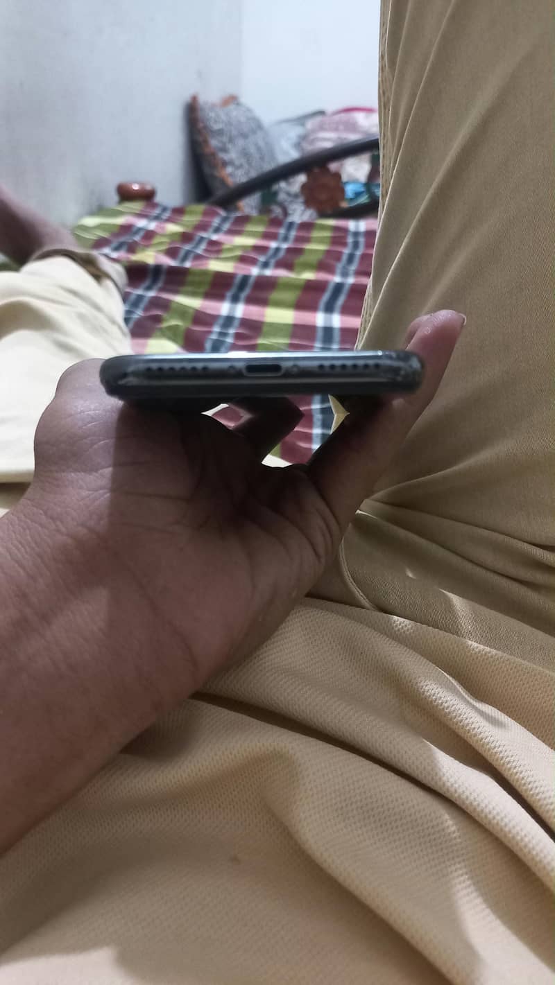 Apple iPhone X 6