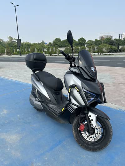 Revoo e52 | Electric Scooter | low mileage