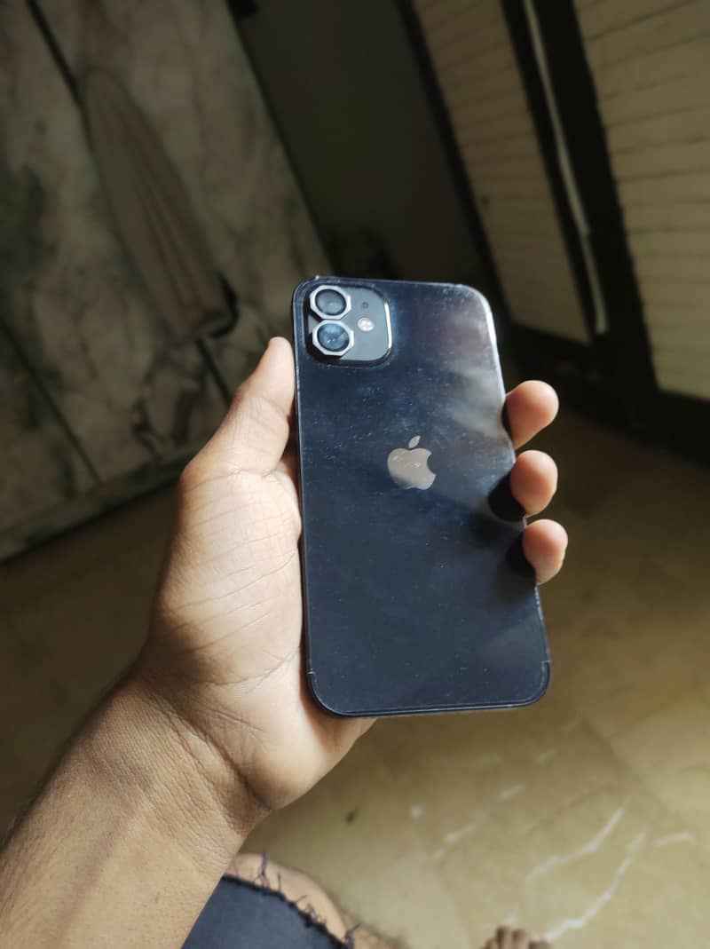 Apple iPhone 12 1