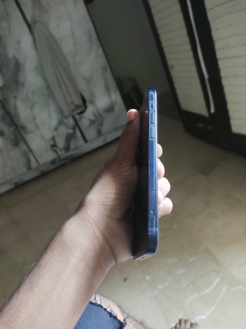 Apple iPhone 12 2