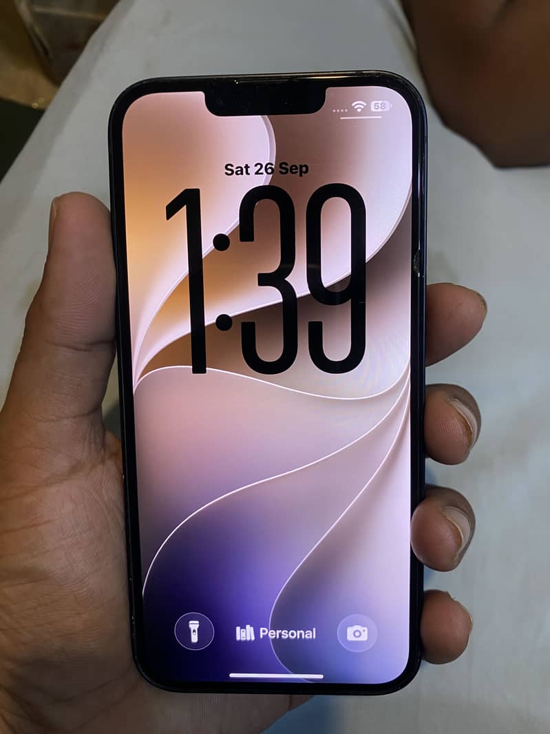 Apple iPhone 13 0