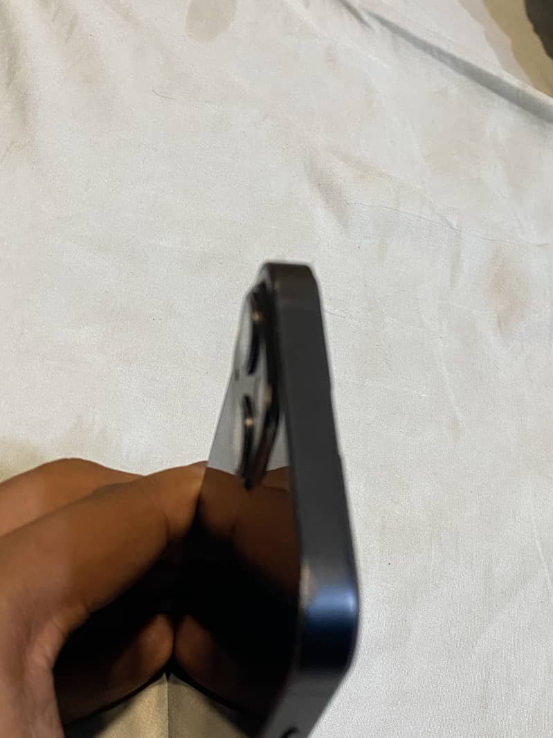 Apple iPhone 13 3