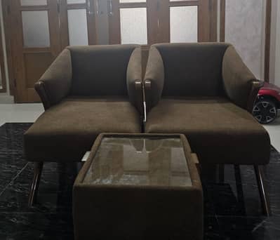 Coffee Chairs with Small Table – Almost New