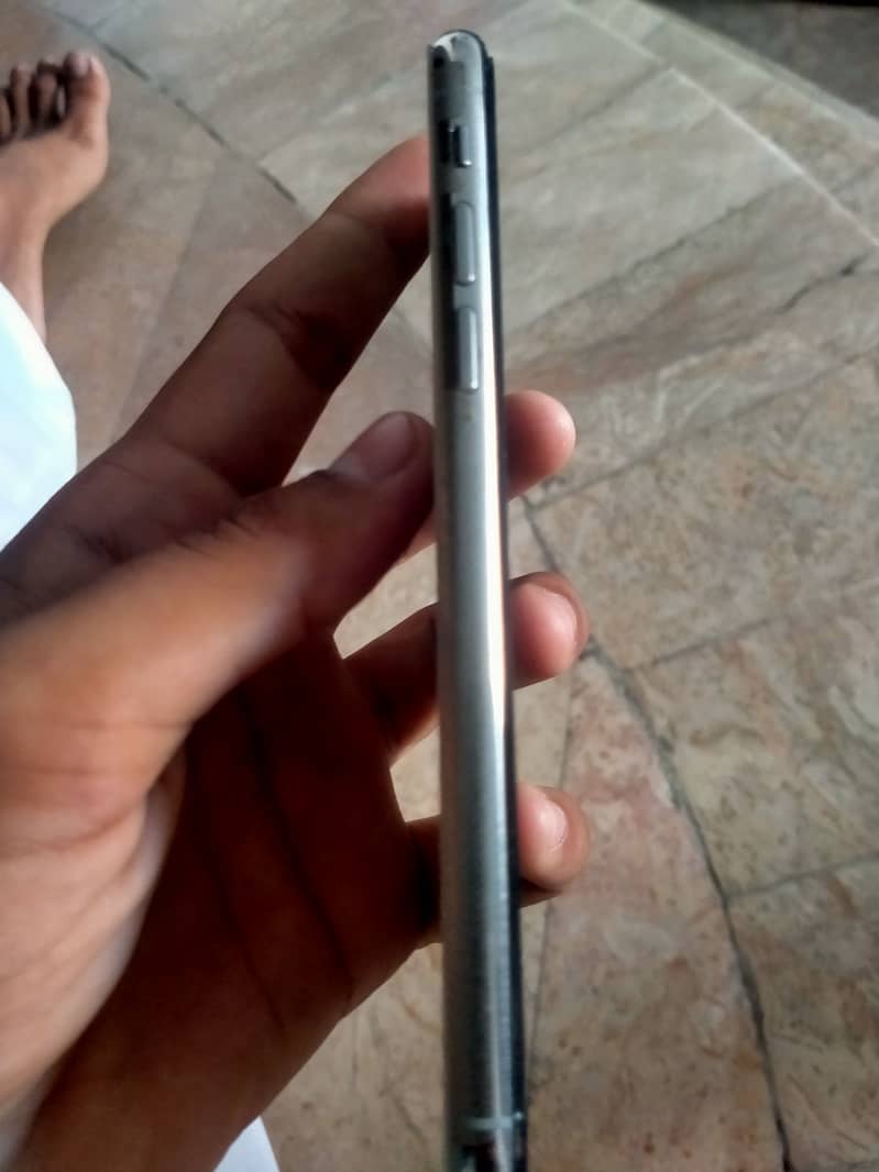 Apple iPhone X 3