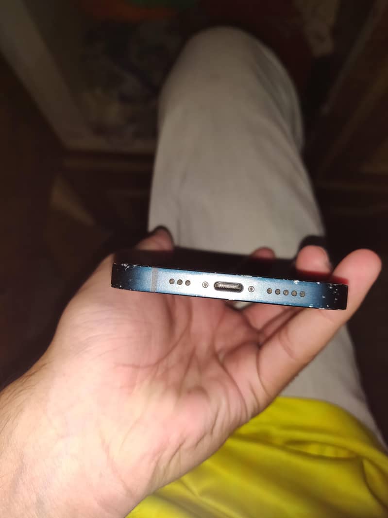 Apple iPhone 13 5