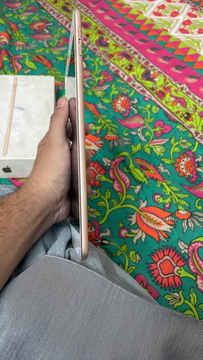 I am selling my ipad with box ipad mini 5