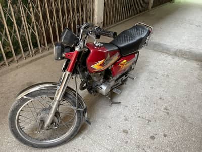 2021 model Honda cg 125 ha jis bhi nay Lana hi rabta karay urgent sale