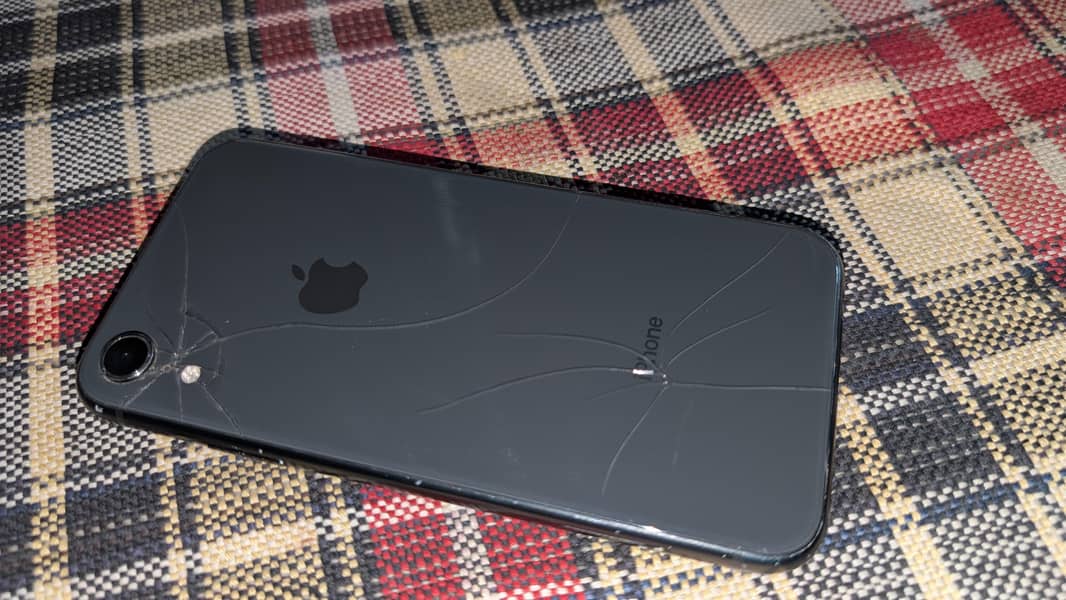 Apple iPhone XR 0