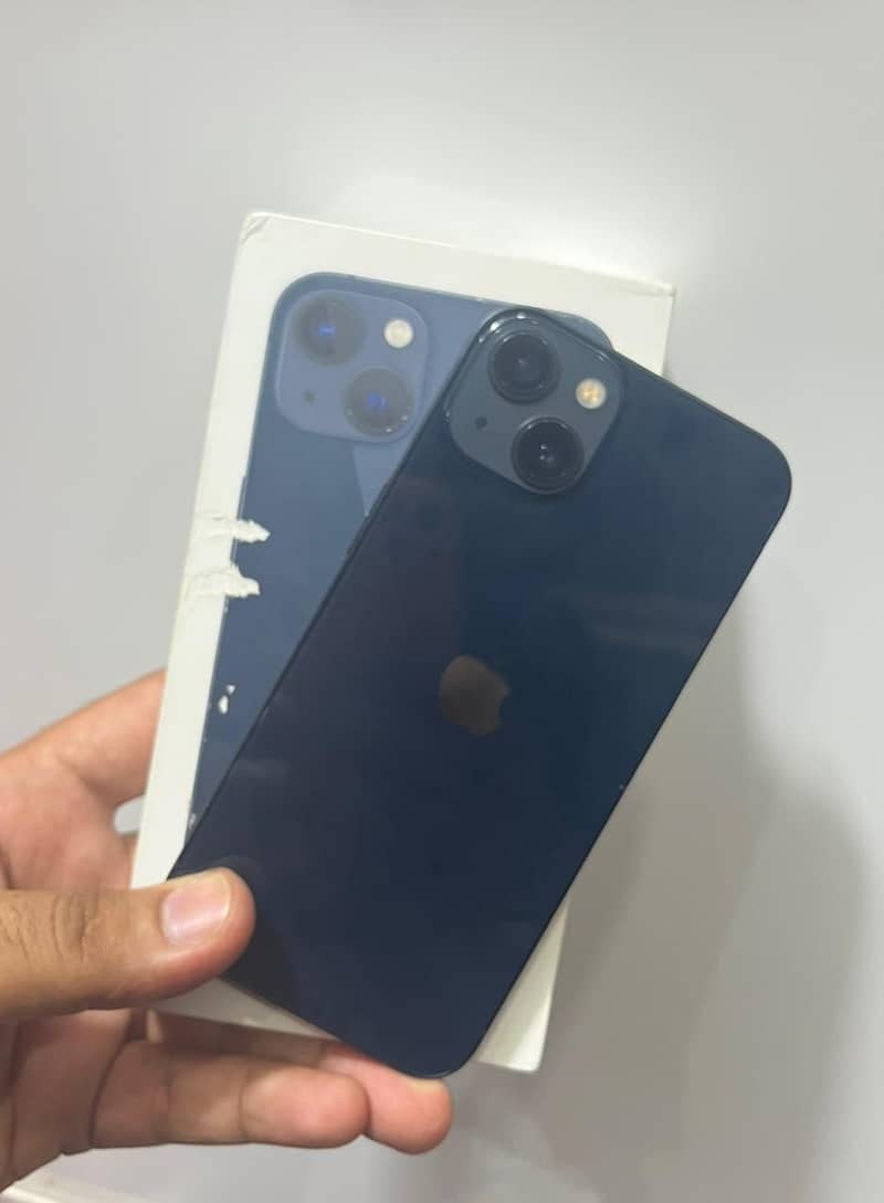 Apple iPhone 13 0
