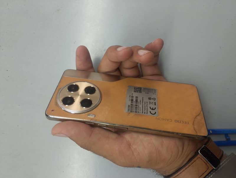 Tecno CAMON 30 0