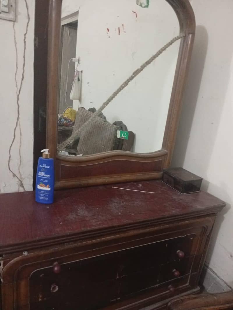 Dressing table and side tables 1