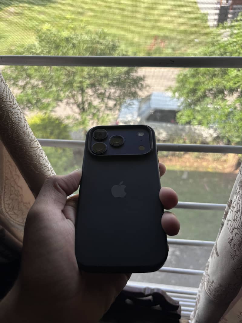 Apple iPhone 17 Pro 0