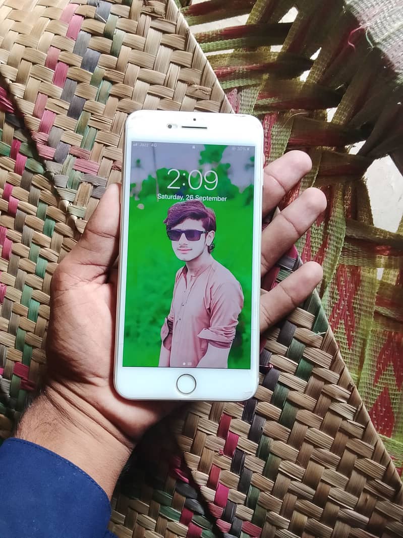 Apple iPhone 7 Plus 2