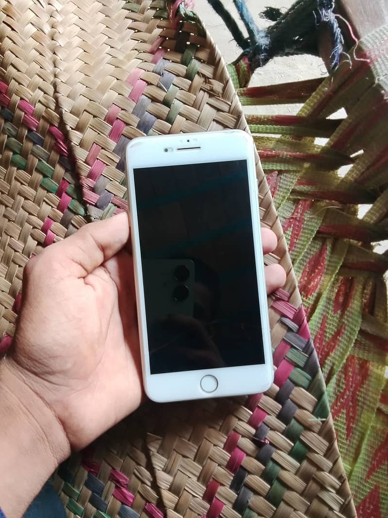 Apple iPhone 7 Plus 3