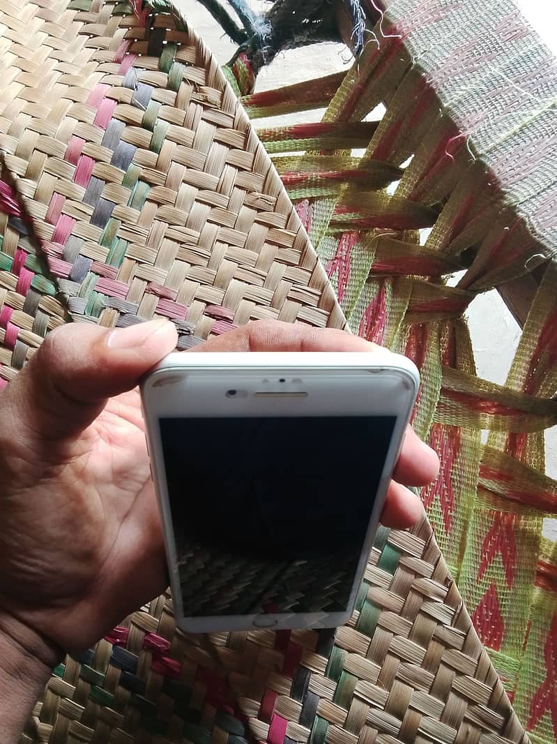 Apple iPhone 7 Plus 4
