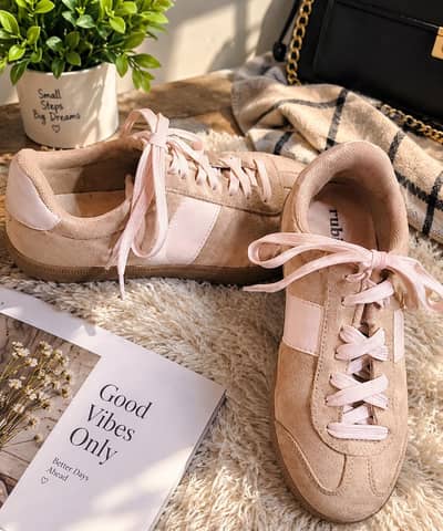 Stylish Pink/Beige Casual Sneakers – Trendy & Comfortable