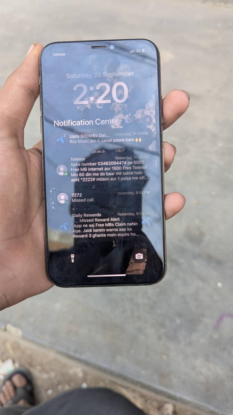 Apple iPhone XS 5