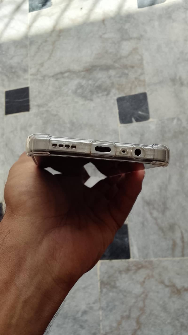 Realme C71 10