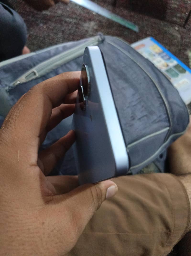 Realme Note 60 4