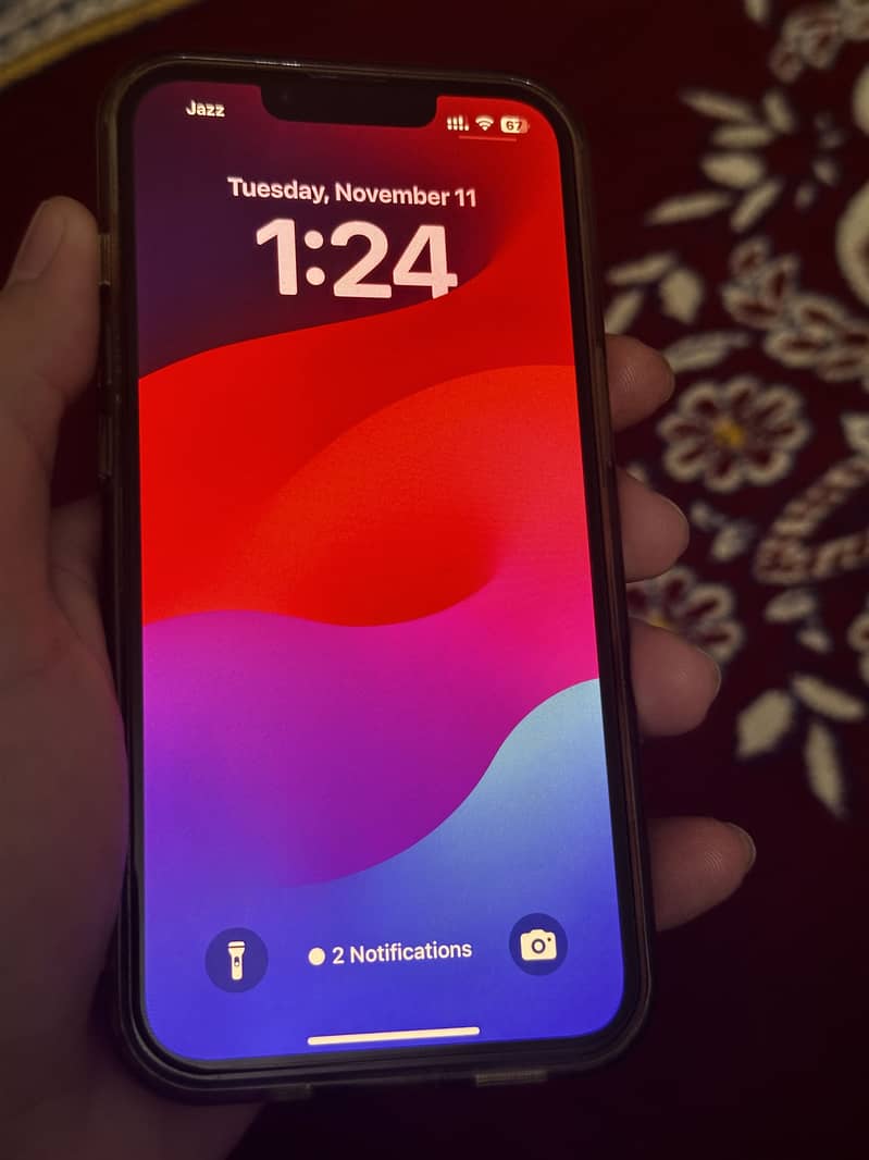 iPhone 13 4