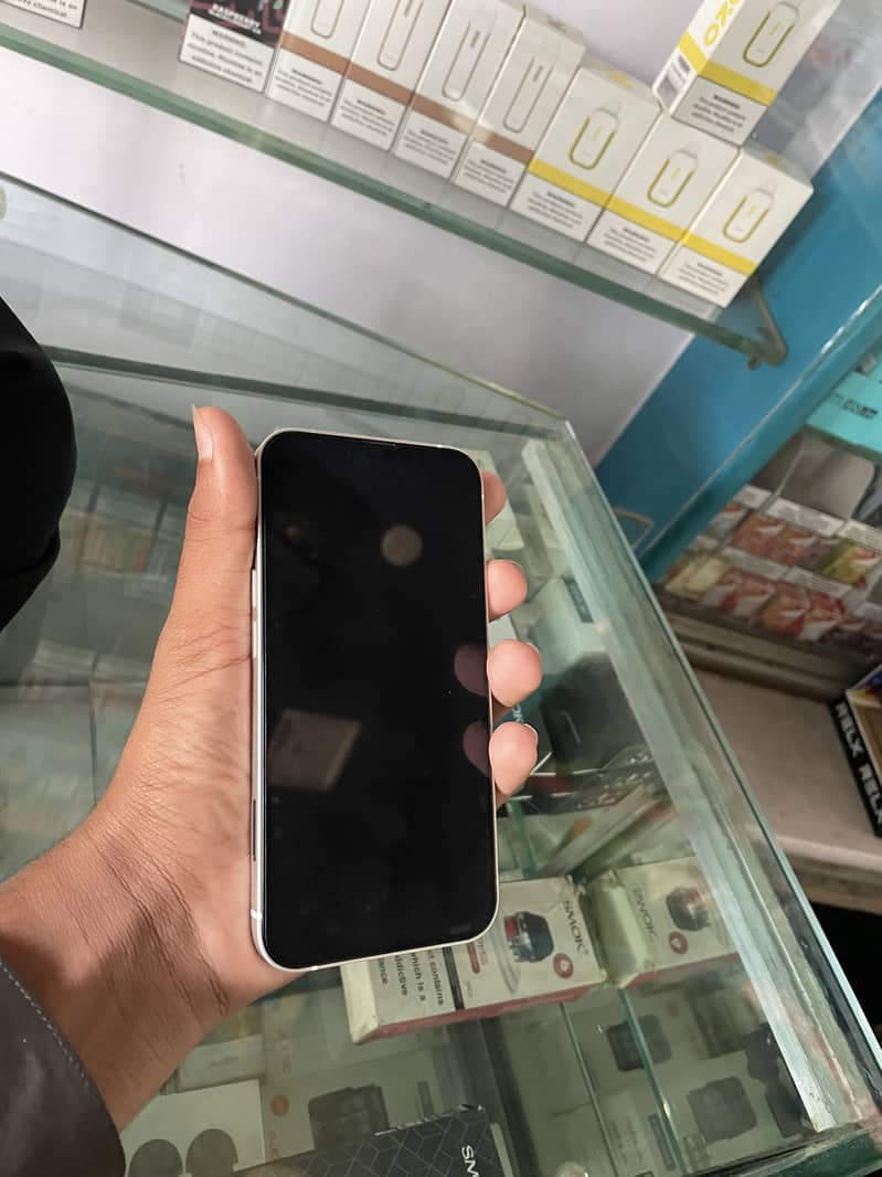 Apple iPhone 13 3