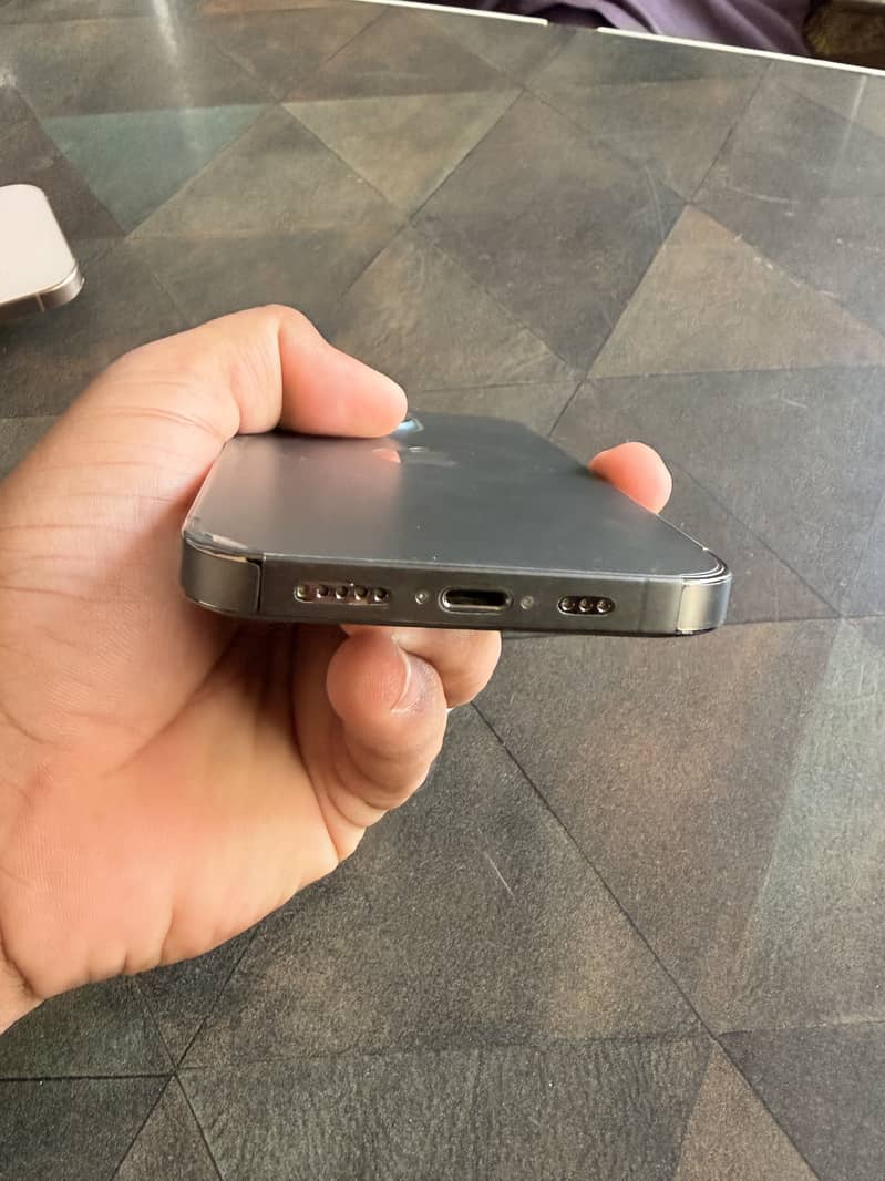Apple iPhone 13 Pro 2