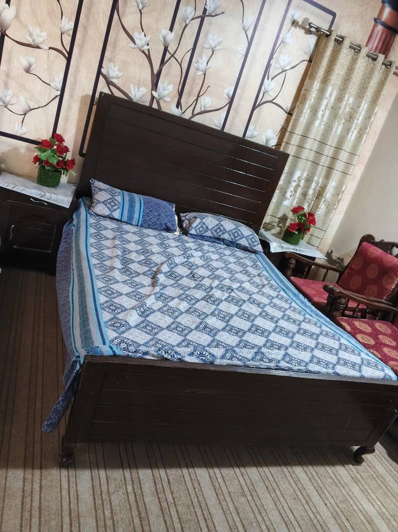 bed side table matris 0