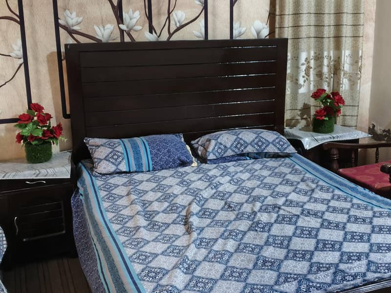 bed side table matris 1