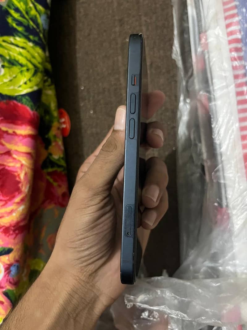 Apple iPhone 13 1